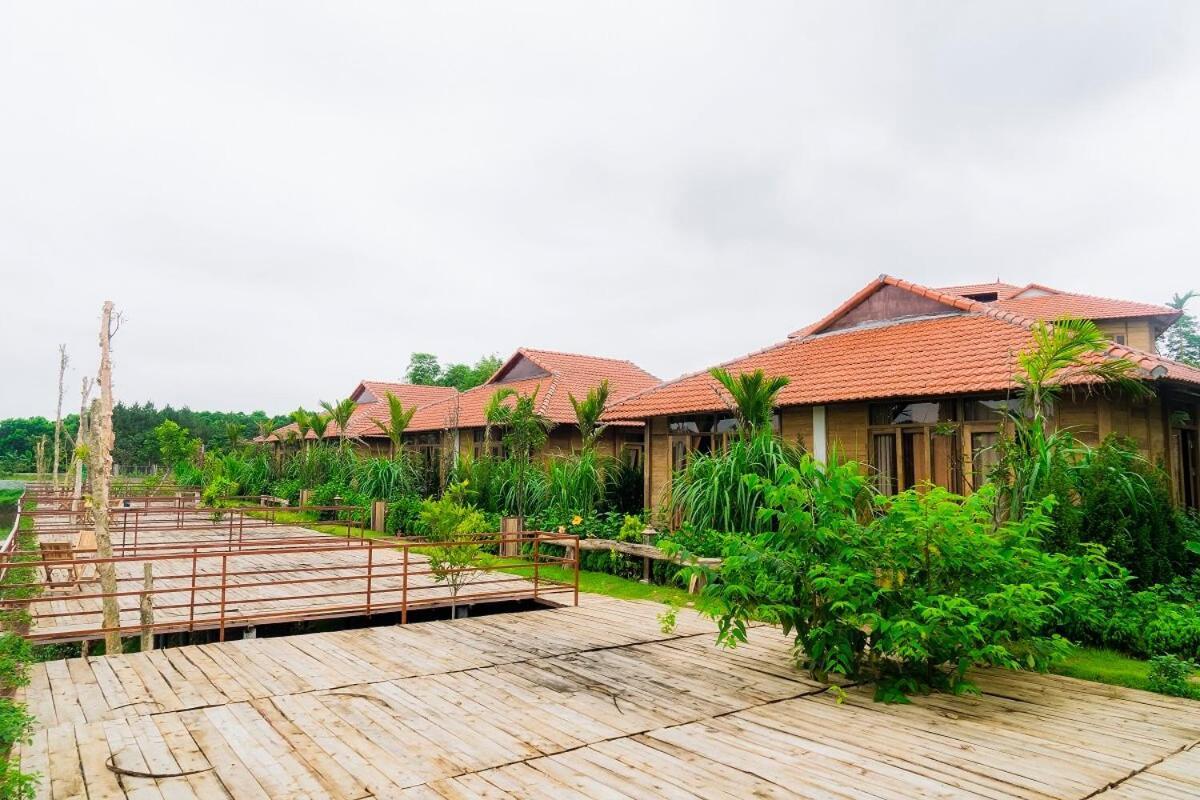 Nha Duoi Hotel Son Tay Exterior foto